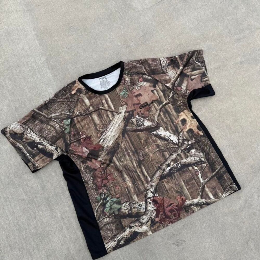 vintage Mossey oak t shirt  size 2xL but fits like a XL